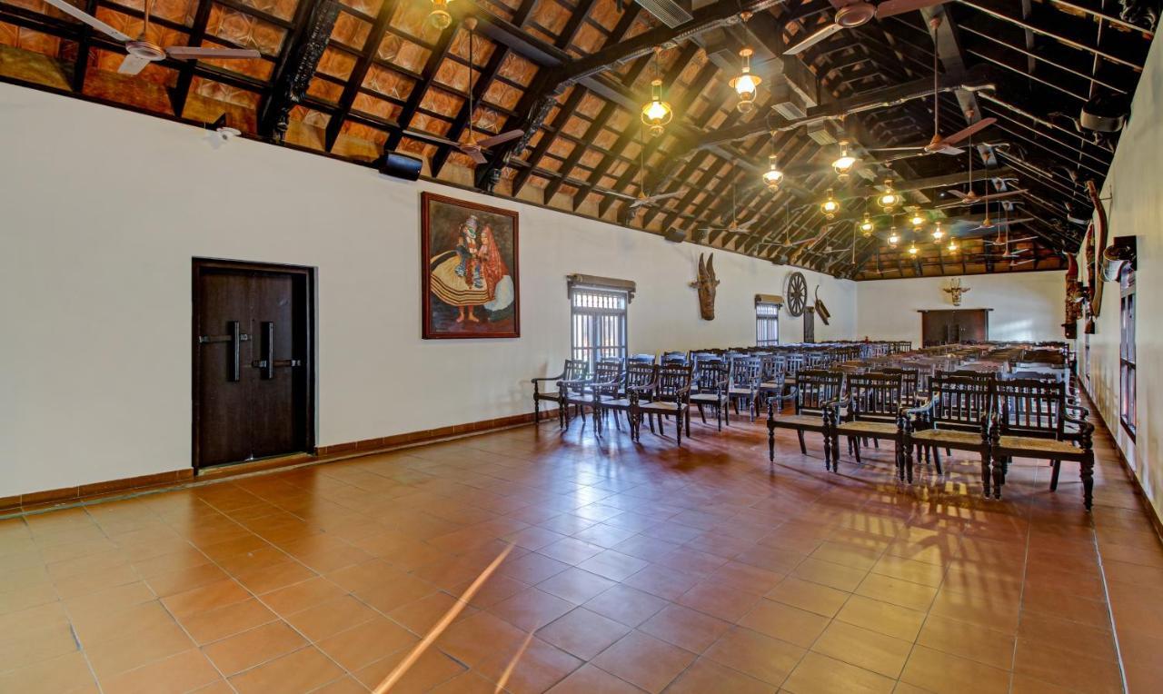 Treebo Premium Travancore Palace Cherthala Alappuzha Exterior photo